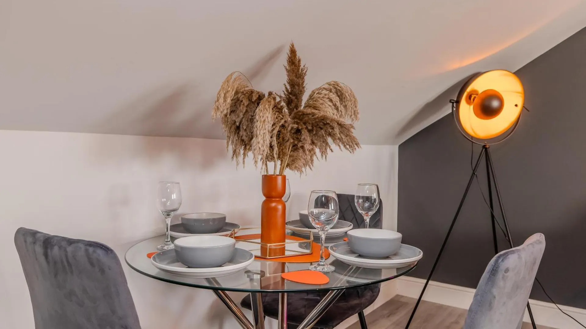 Apartment Modern 2-Bedroom Flat With Complimentary Parking Hove